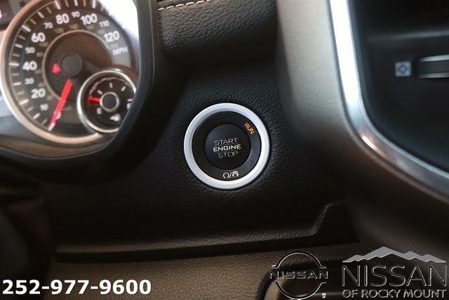 2021 RAM 1500 Laramie 4x4 Crew Cab 5'7" Box