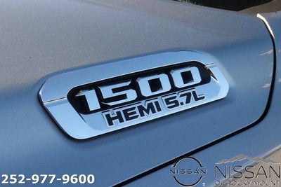 2019 RAM 1500 Laramie 4x4 Crew Cab 5'7" Box