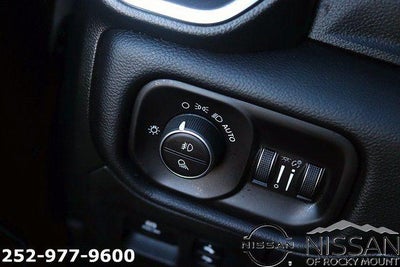 2019 RAM 1500 Laramie 4x4 Crew Cab 5'7" Box