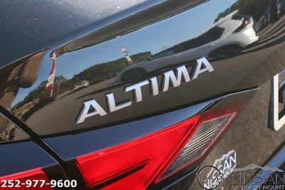 2025 Nissan Altima SR FWD