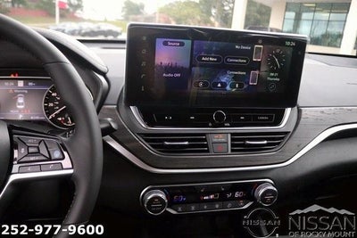 2025 Nissan Altima SV FWD