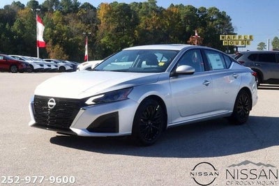2025 Nissan Altima SV FWD