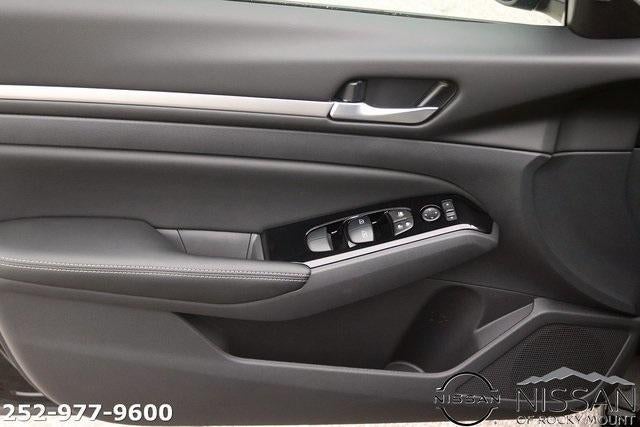 2025 Nissan Altima SL FWD