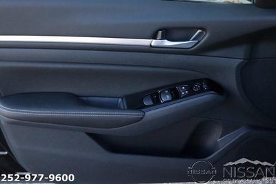 2025 Nissan Altima SL FWD