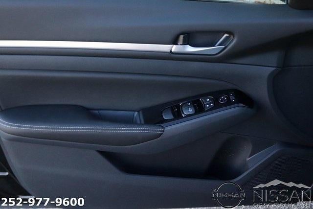 2025 Nissan Altima SL FWD