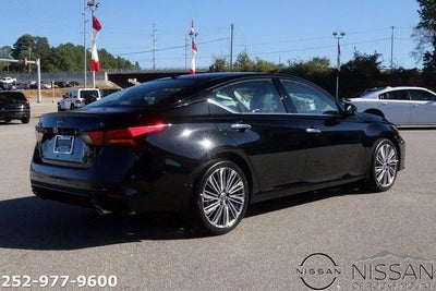 2025 Nissan Altima SL FWD