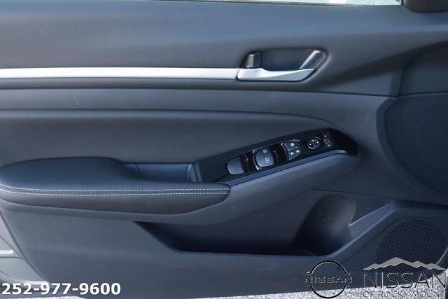 2025 Nissan Altima SL FWD