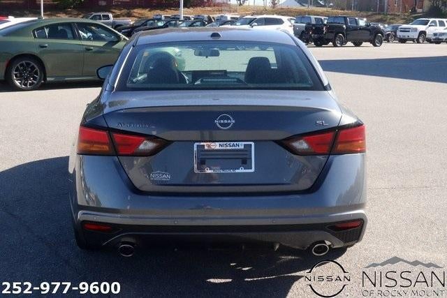 2025 Nissan Altima SL FWD