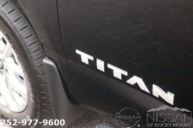2021 Nissan Titan 4x4 Crew Cab SL