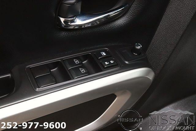 2021 Nissan Titan 4x4 Crew Cab SL