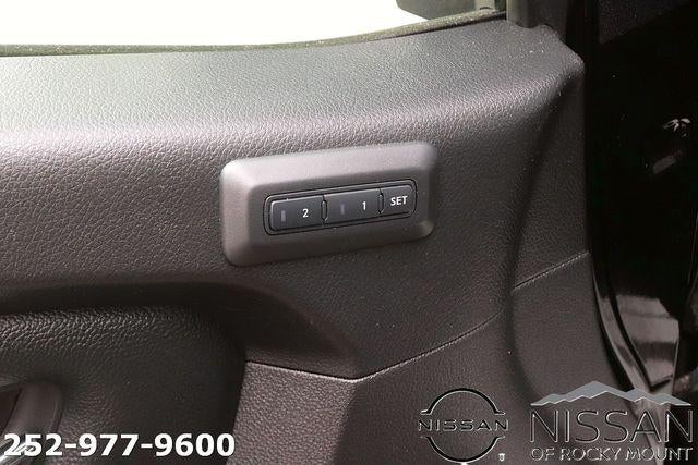 2021 Nissan Titan 4x4 Crew Cab SL