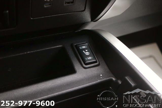 2021 Nissan Titan 4x4 Crew Cab SL