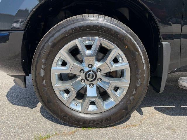 2021 Nissan Titan 4x4 Crew Cab SL