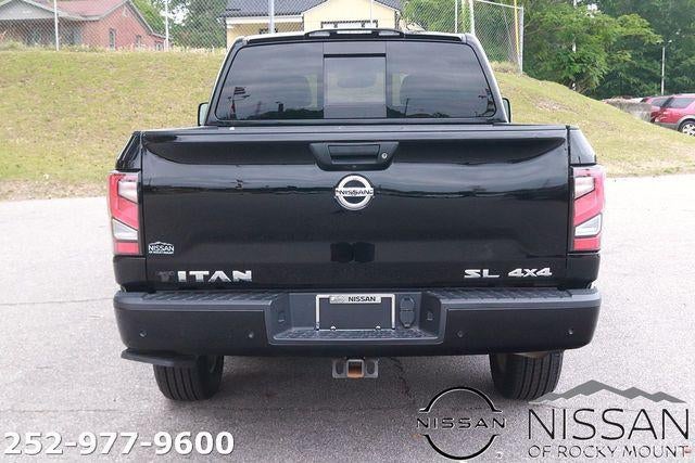 2021 Nissan Titan 4x4 Crew Cab SL