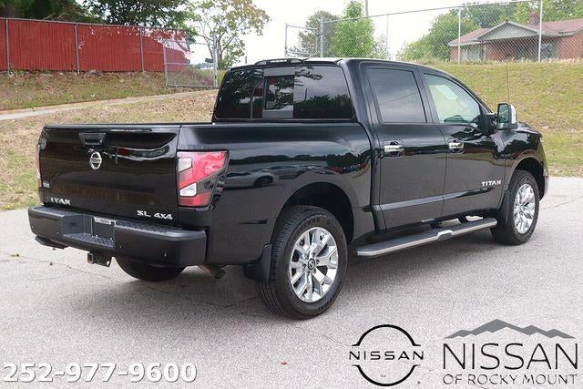 2021 Nissan Titan 4x4 Crew Cab SL