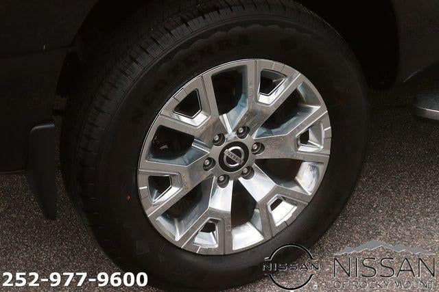 2021 Nissan Titan 4x4 Crew Cab SL