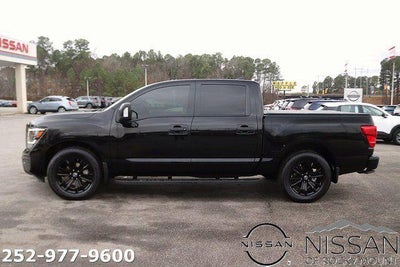 2024 Nissan Titan 4x2 Crew Cab SV