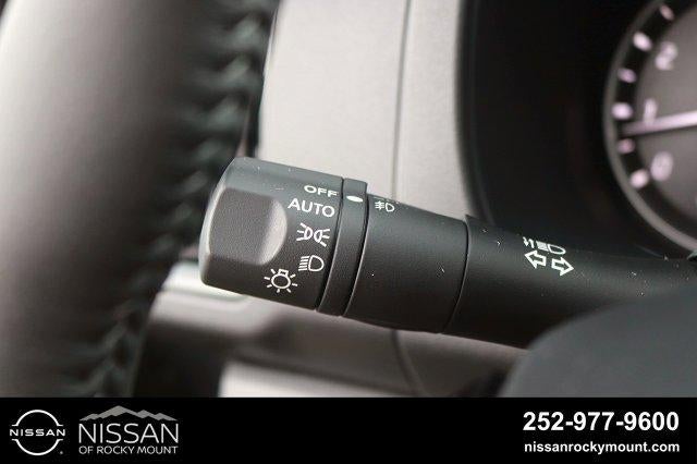 2027 Nissan Frontier Crew Cab 4x2 SV