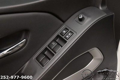 2022 Nissan Frontier Crew Cab 4x2 SV Auto