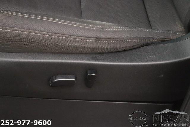 2022 Nissan Frontier Crew Cab 4x2 SV Auto