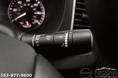 2022 Nissan Frontier Crew Cab 4x2 SV Auto