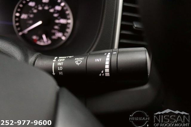 2022 Nissan Frontier Crew Cab 4x2 SV Auto