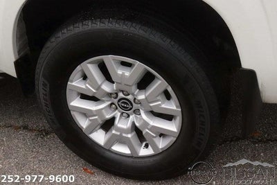 2022 Nissan Frontier Crew Cab 4x2 SV Auto