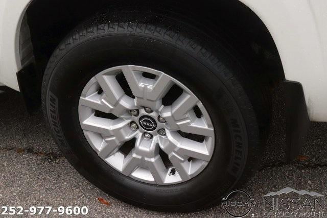 2022 Nissan Frontier Crew Cab 4x2 SV Auto