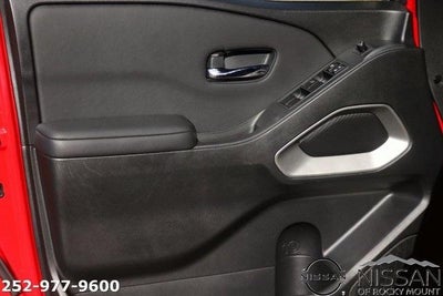 2024 Nissan Frontier Crew Cab 4x4 SV