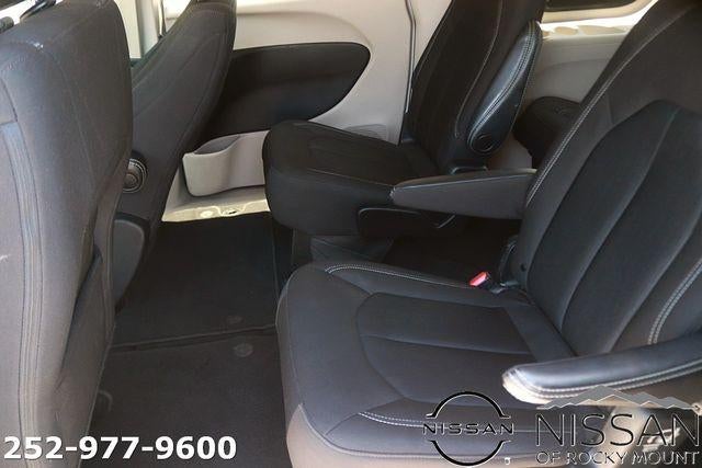 2023 Chrysler Voyager LX FWD
