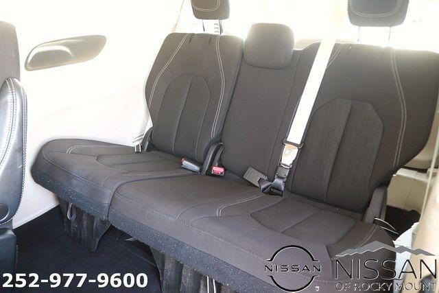 2023 Chrysler Voyager LX FWD