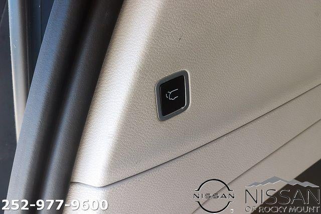 2023 Chrysler Voyager LX FWD