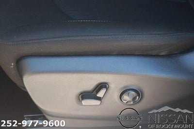 2023 Chrysler Voyager LX FWD