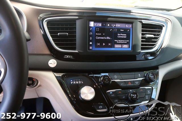 2023 Chrysler Voyager LX FWD