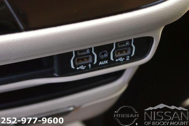 2023 Chrysler Voyager LX FWD