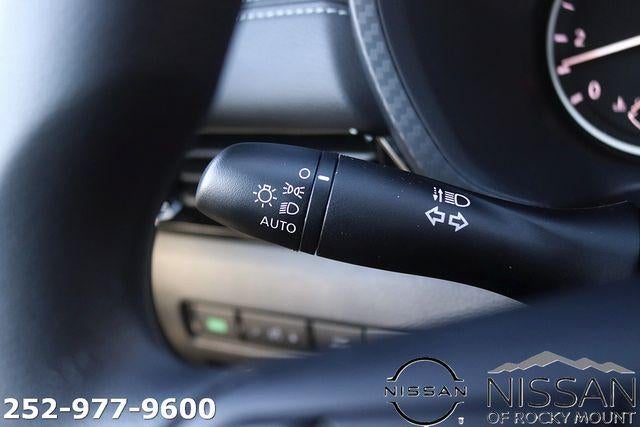 2025 Nissan Sentra SV CVT