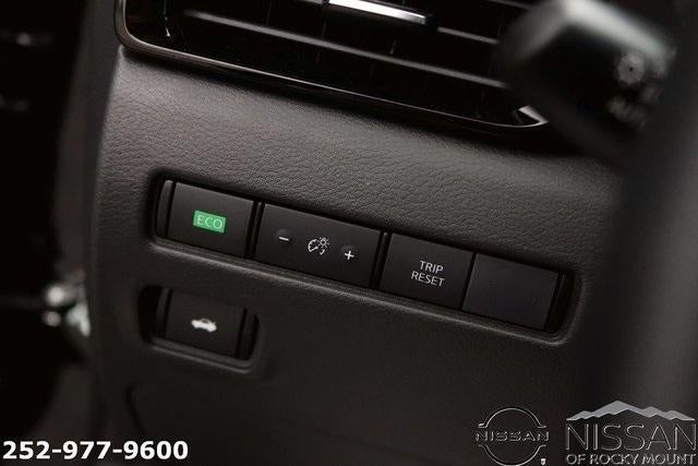 2025 Nissan Sentra SV CVT