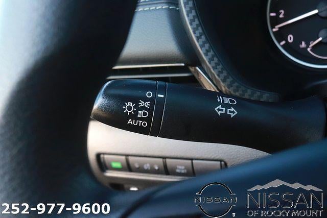 2024 Nissan Sentra SV CVT