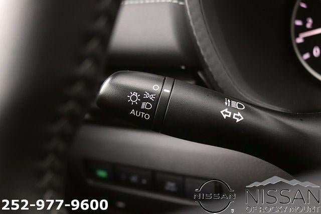 2025 Nissan Sentra SV CVT