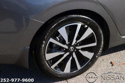 2025 Nissan Sentra SV CVT