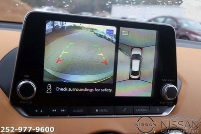 2025 Nissan Sentra SV CVT