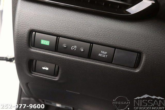 2025 Nissan Sentra SV CVT