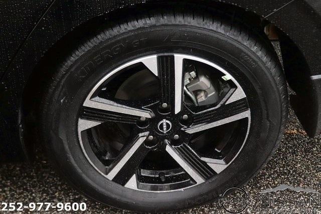 2025 Nissan Sentra SV CVT