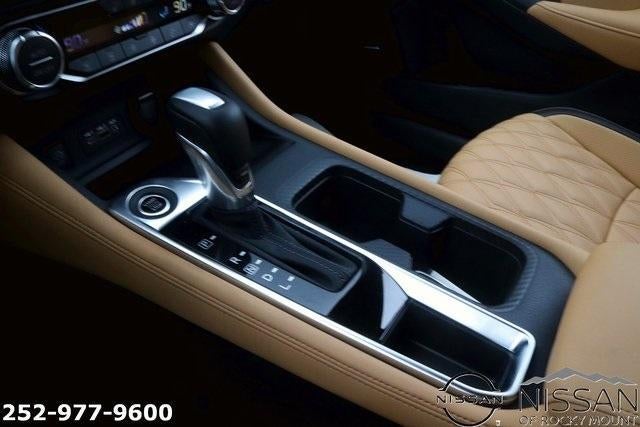 2025 Nissan Sentra SV CVT