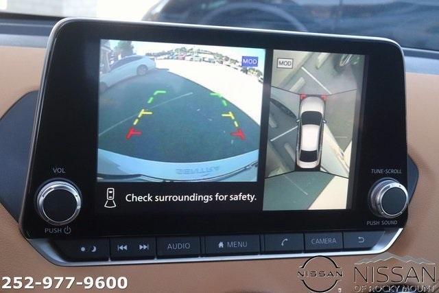 2025 Nissan Sentra SV CVT