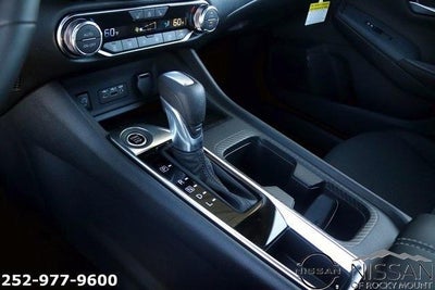 2025 Nissan Sentra SV CVT