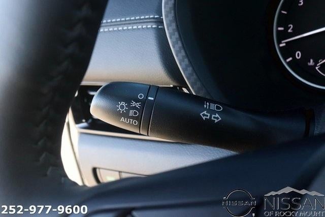 2025 Nissan Sentra SV CVT