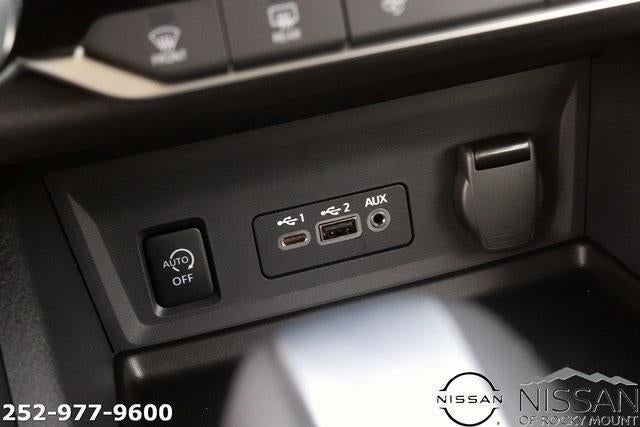 2025 Nissan Sentra SR CVT