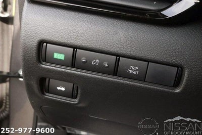 2025 Nissan Sentra SR CVT