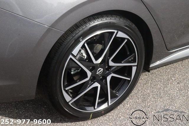 2025 Nissan Sentra SR CVT